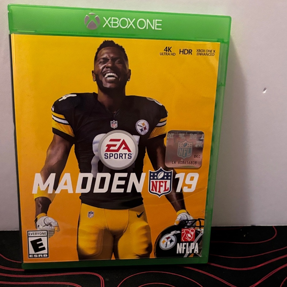 Madden NFL 19 for Xbox One - Green Case